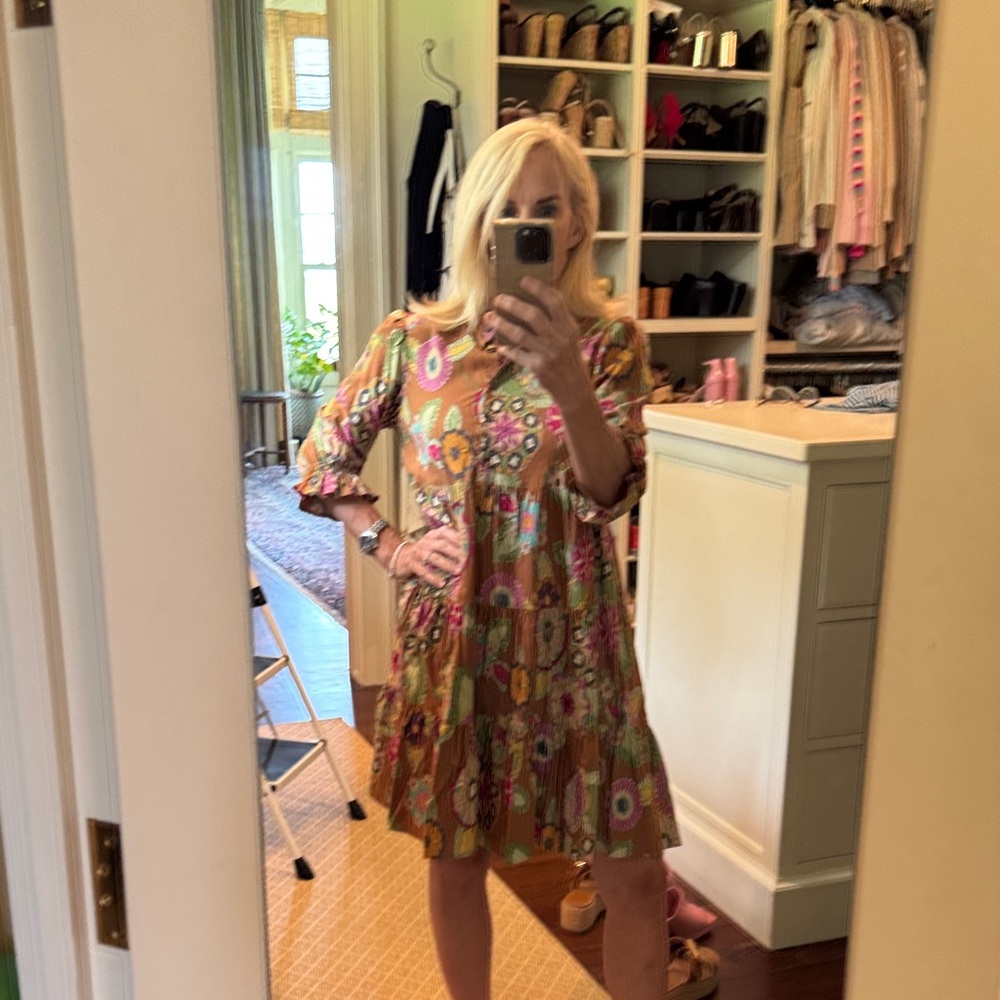 Floral Patterned Dress with pockets!